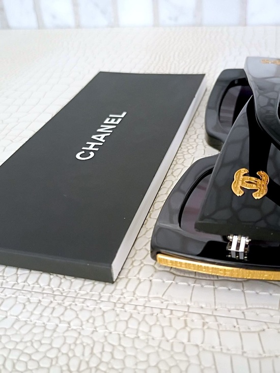 New Chanel 5435 C.501/6G Black/Gold, Grey Gradient Lens RECTANGLE SUNGLASSES . main image 5